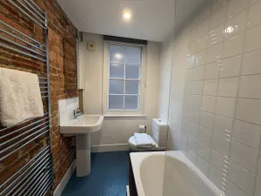 Fantastic 2BD Flat With Garden King's Cross Zone 1 - Image 2