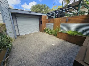 2 Bed house with Carpark/Aircon. Close to CBD - Image 4