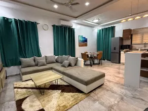 Spacious, cozy 4 bedroom apartment, terrace with city view - Image 2