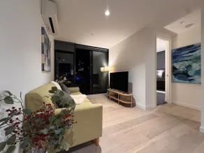 Spacious 70sqm CBD Apt · Skyline Views + Parking - Image 2