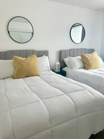 Brand new modern style home - Image 3
