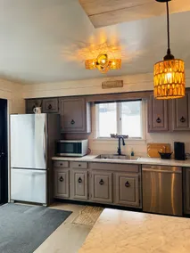 Large House: Lake Erie, Hot Tub, King Bed, Beaches - Image 5
