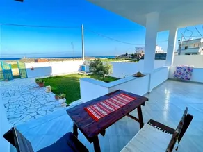 Relaxing beachfront villa - Image 3