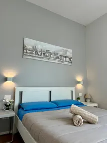 Modern Duomo-Farini Apartment - Milan - Image 2
