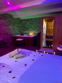 The Starry Escape - Jacuzzi Sauna Hammam - Image 2