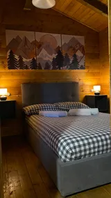 Woods Etna Chalet - Image 3