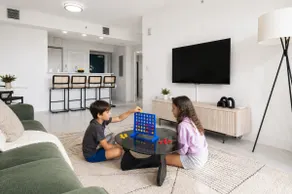 Hollywood Beach Penthouse Condo, Pool & Gym - Image 3