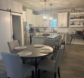 *Lux*Stunning Kitchen*Mins to Lake*Modern Firepit - Image 5