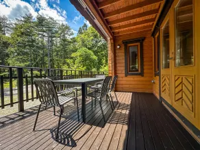 Yukiguni - Chic alpine log house - Image 2