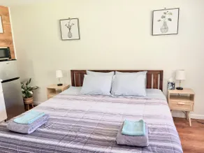 Evergreen oasis with King bed&kitchenette! - Image 4