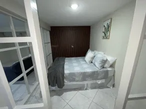 Apartment near Port Ferdinand - Image 5