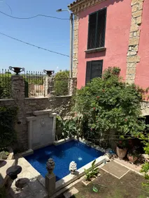 Country house with swimming pool and fireplaces - Image 5