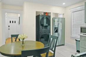 Spacious 4-bedroom Getaway Apt 5 mins from MBTA - Image 2