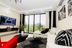 Kelly’s Luxury Suite - Where Comfort Meets Style. - Image 2