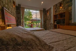 Chontay's nice house by the river - Image 3