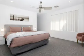Windward Marina Retreat - Image 3