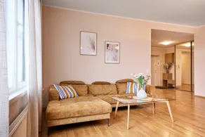 100 square meter 4-room central smart apt - Image 2