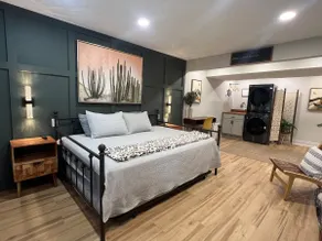 Perfect Location- visit all Kansas City! - Image 2