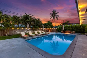 XL Backyard Oasis·XL Heated Pool·Cabana·Near Beach - Image 2
