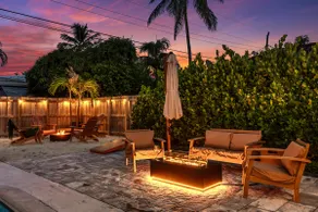 XL Backyard Oasis·XL Heated Pool·Cabana·Near Beach - Image 4