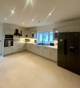 Modern house Boyle - Image 3