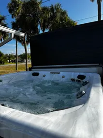 Scenic FL canal home w new hot tub & boat parking - Image 4