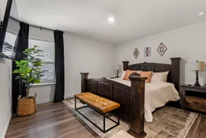 Modern•King Bed•Luxe•Fast WiFi•HDTVs - Image 5