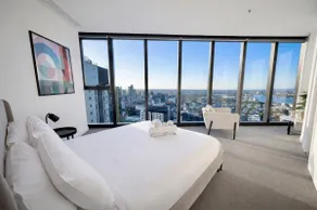 40th Floor Shadow Play Modern Sub-Penthouse with Views, Pool & Sauna - Image 3