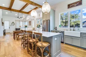Luxury Cajun Retreat+2 KING+Garage+Arcade+Patio - Image 4