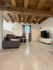 warehouse charm in a quiet location - Image 2