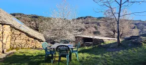 Authentic stone cottage in 65 hectares of nature - Image 2