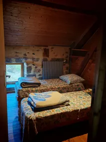 Authentic stone cottage in 65 hectares of nature - Image 4