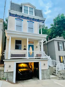 Hilltop Haven in Mount Adams - Image 2