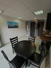 Centrally located and safe apartment 2 - Image 4