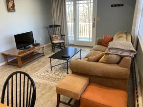 Cozy Apartment Centrally Located in Southbury - Image 2
