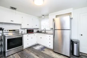 3 BR home in the heart of it all - Image 4