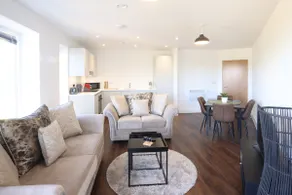 2 bed, Modern apartment close to Bicester Village - Image 3