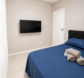 2BR w/ Garage · Steps to Metro · Fast WiFi - Image 4