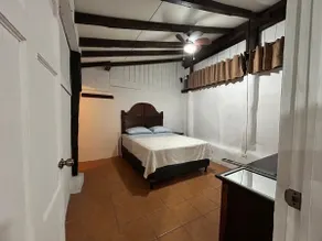 Colonial-style house - Image 5