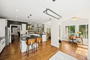The Legendary Lake House! Pool, Dock, Sleeps 10! - Image 4