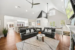 The Legendary Lake House! Pool, Dock, Sleeps 10! - Image 2