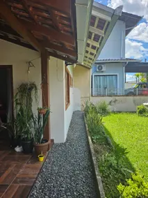 House in Barra do Sul - Image 5
