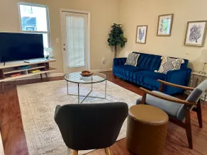 3BR 2BA- 1st Floor- Pool and Gym- Central Locatio - Image 2