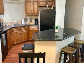 3BR 2BA- 1st Floor- Pool and Gym- Central Locatio - Image 5