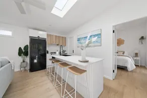 Spa & sips sanctuary! 2 bathrooms! Terrigal - Image 5