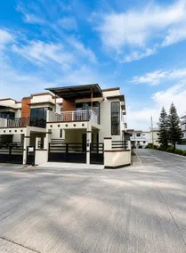 Modern Luxe Home near Mediatrix Rob SM & Oldgroove - Image 5