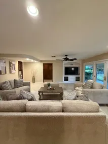 Stunning luxury Custom Single Story Home/nr Golf - Image 2