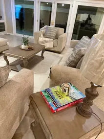 Stunning luxury Custom Single Story Home/nr Golf - Image 3