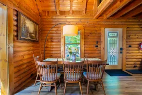 Diamond Creek | Sleeps up to 6 - Image 5