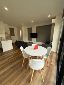 Modern Home Near City & Beach - Image 3